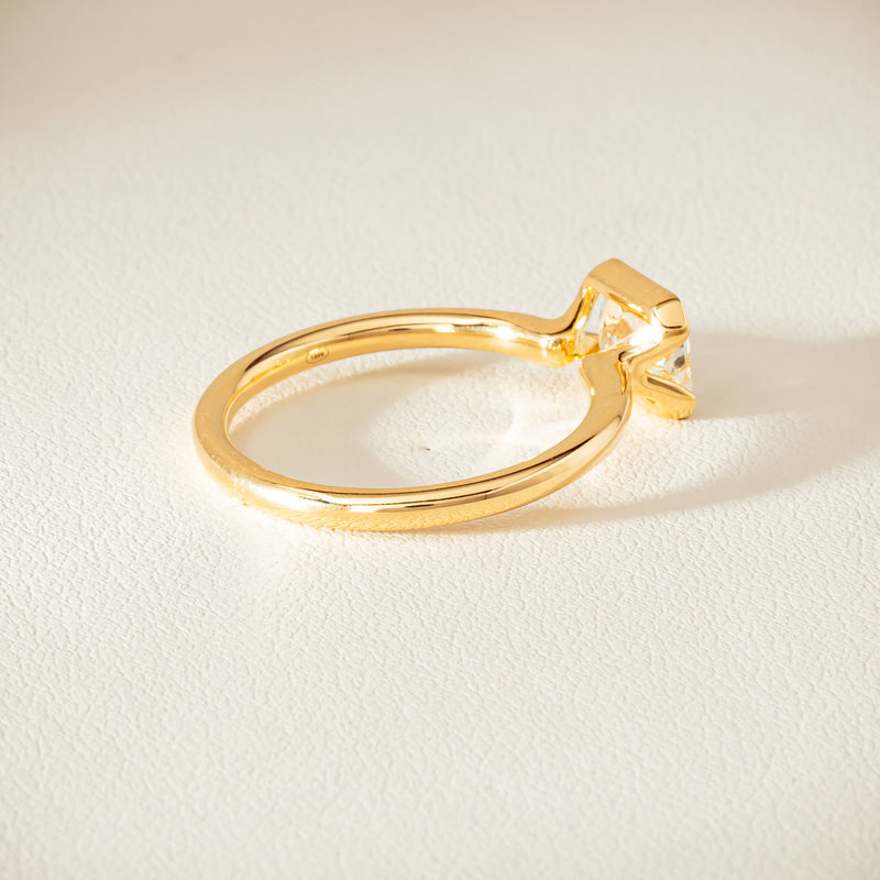 18ct Yellow Gold 1.00ct Radiant-Cut Diamond Elle Ring - Ring - Walker & Hall