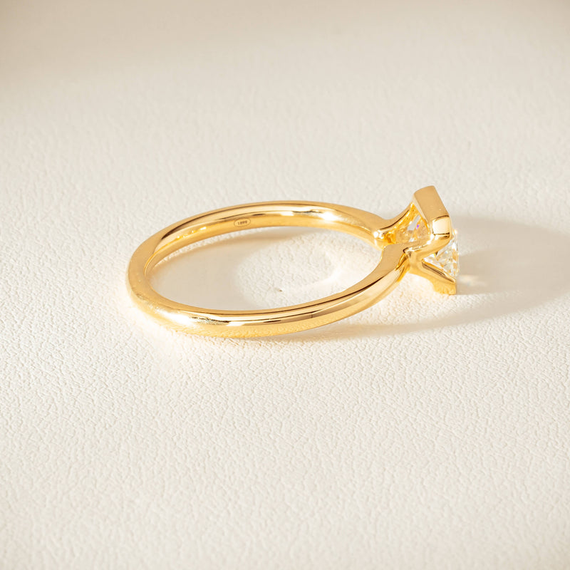 18ct Yellow Gold 1.00ct Radiant-Cut Diamond Elle Ring - Ring - Walker & Hall