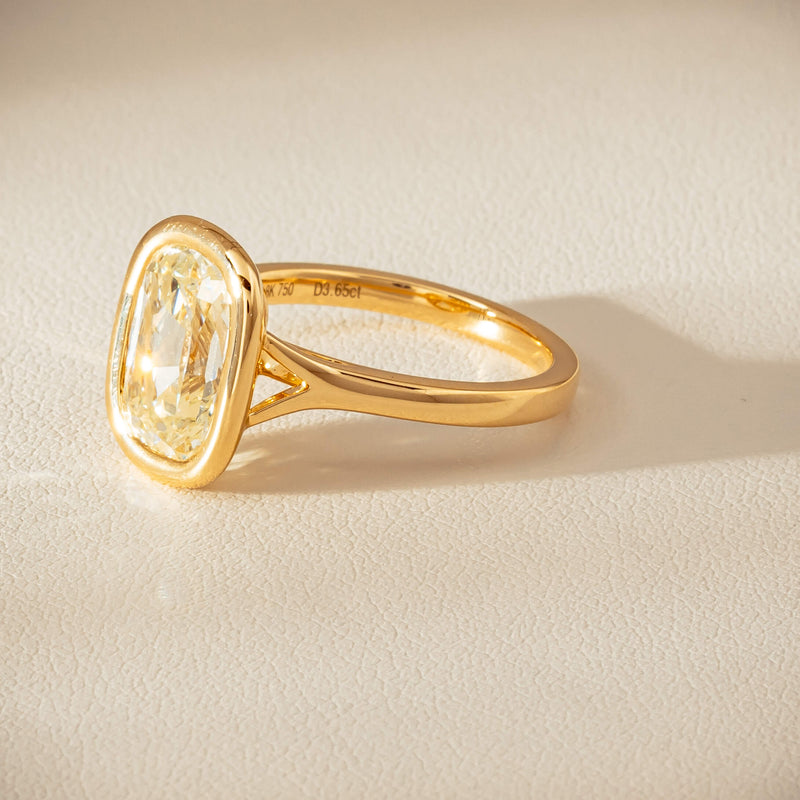 18ct Yellow Gold 3.65ct Antique-Style Cushion Diamond Ring - Ring - Walker & Hall