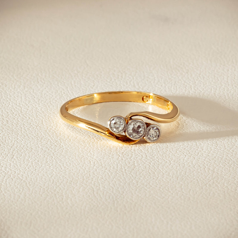 Vintage 18ct Yellow Gold .15ct Old-Cut Diamond Twist Ring