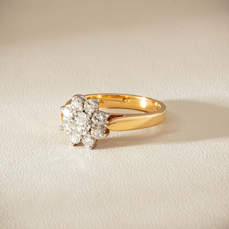 Deja Vu 18ct Yellow Gold 1.00ct Diamond Cluster Ring