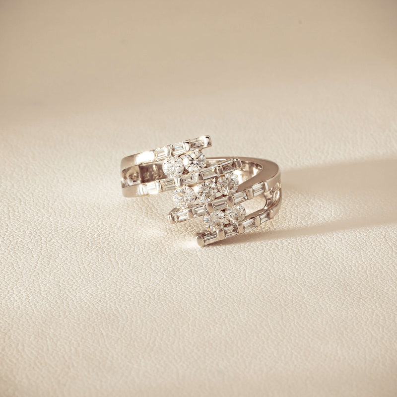 Deja Vu 18ct White Gold 1.50ct Diamond Crossover Ring