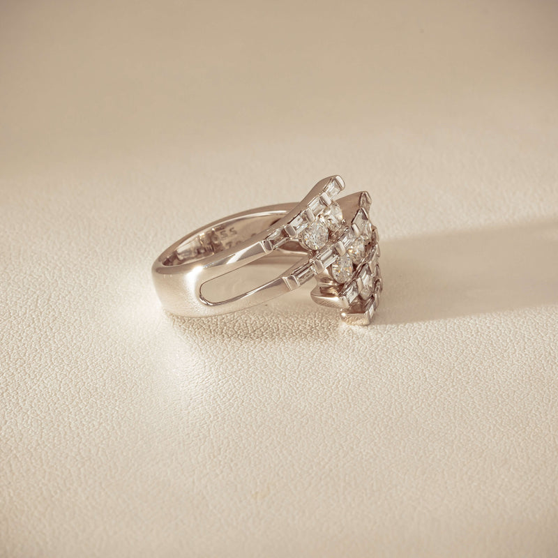Deja Vu 18ct White Gold 1.50ct Diamond Crossover Ring