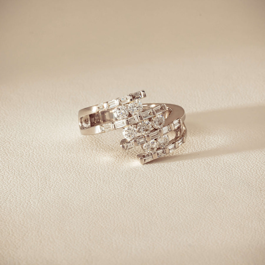 Deja Vu 18ct White Gold 1.50ct Diamond Crossover Ring