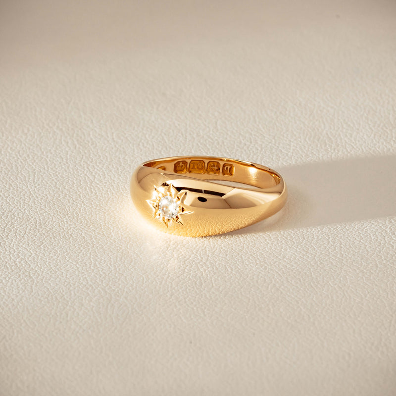 Vintage 18ct Yellow Gold .10ct Old-Cut Diamond Gypsy Ring