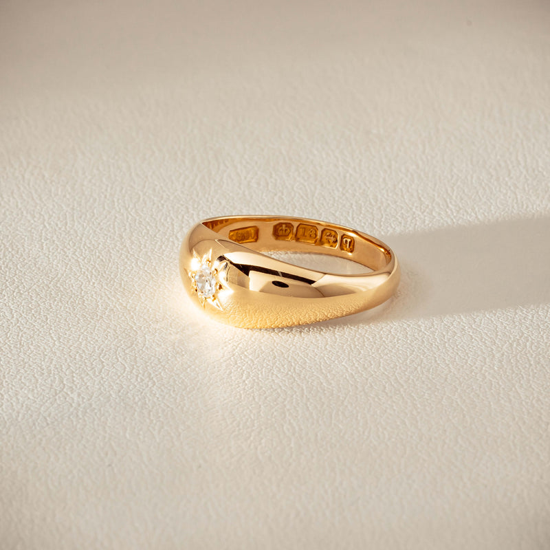 Vintage 18ct Yellow Gold .10ct Old-Cut Diamond Gypsy Ring