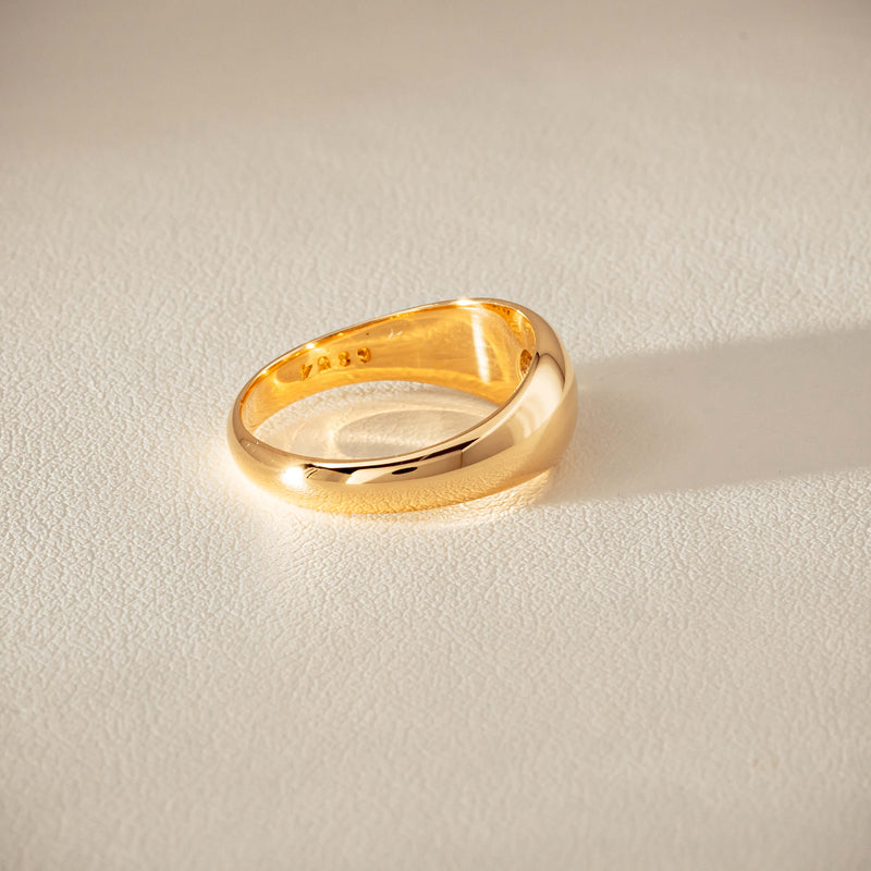 Vintage 18ct Yellow Gold .10ct Old-Cut Diamond Gypsy Ring