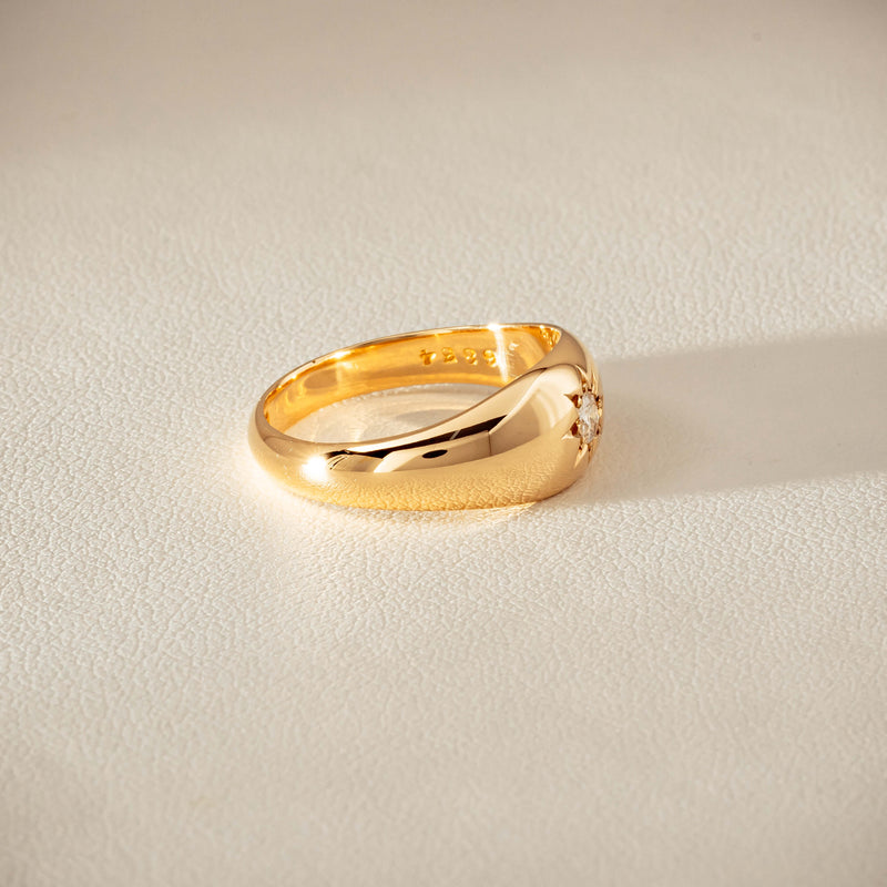 Vintage 18ct Yellow Gold .10ct Old-Cut Diamond Gypsy Ring