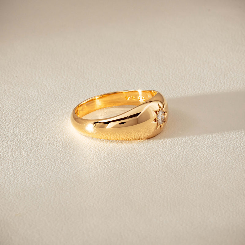 Vintage 18ct Yellow Gold .10ct Old-Cut Diamond Gypsy Ring