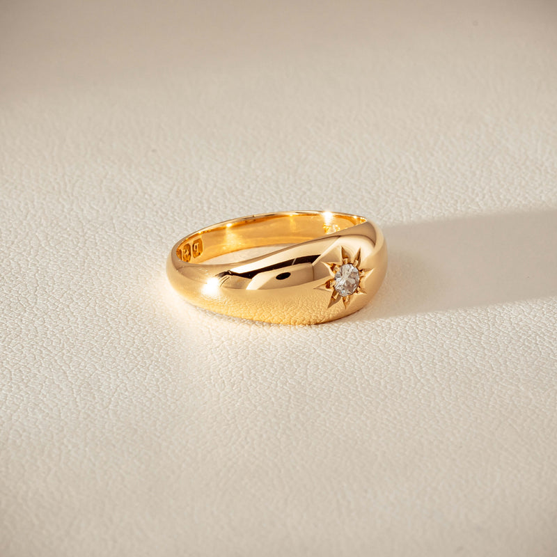 Vintage 18ct Yellow Gold .10ct Old-Cut Diamond Gypsy Ring