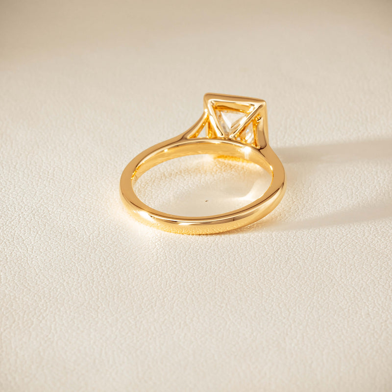 18ct Yellow Gold 1.34ct Reclaimed Radiant Diamond Elara Ring
