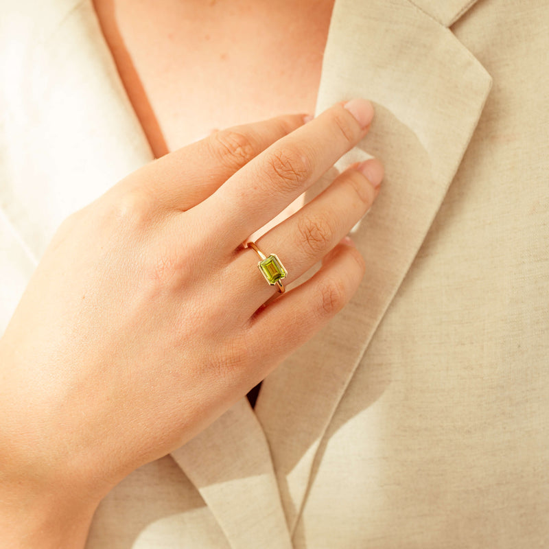 18ct Yellow Gold Peridot Elle Ring-Ring-Walker & Hall