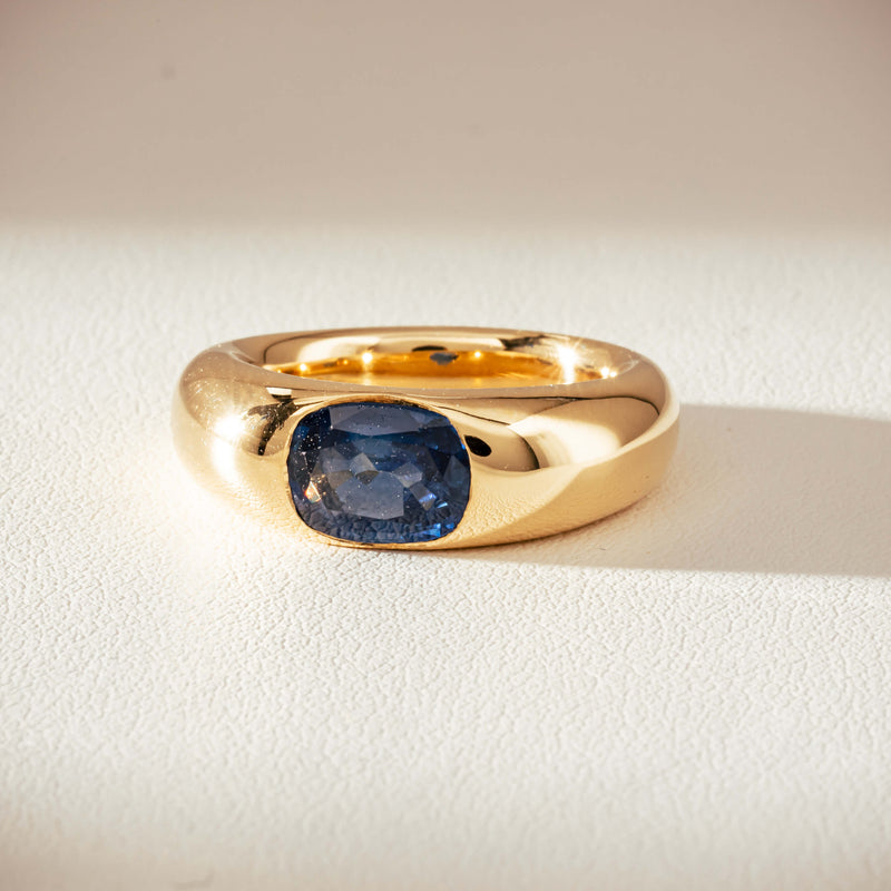 Vintage 18ct Yellow Gold 2.00ct Sapphire Ring-Ring-Walker & Hall