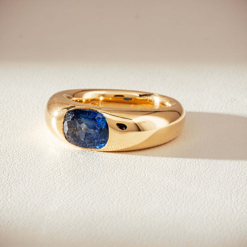 Vintage 18ct Yellow Gold 2.00ct Sapphire Ring-Ring-Walker & Hall