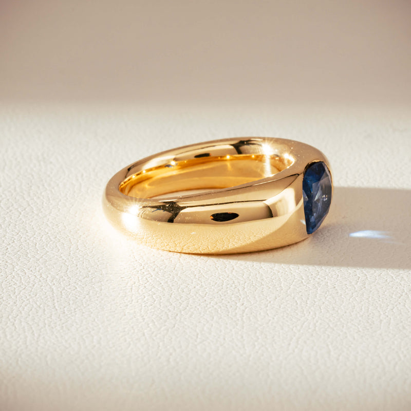 Vintage 18ct Yellow Gold 2.00ct Sapphire Ring-Ring-Walker & Hall