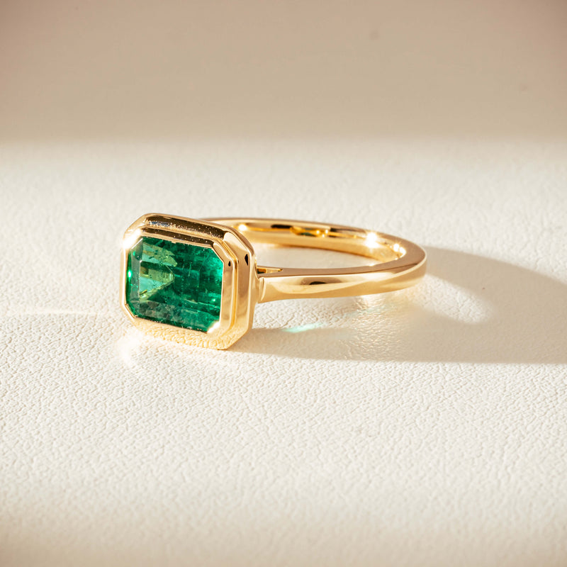 18ct Yellow Gold 1.89ct Emerald Windsor Ring-Ring-Walker & Hall