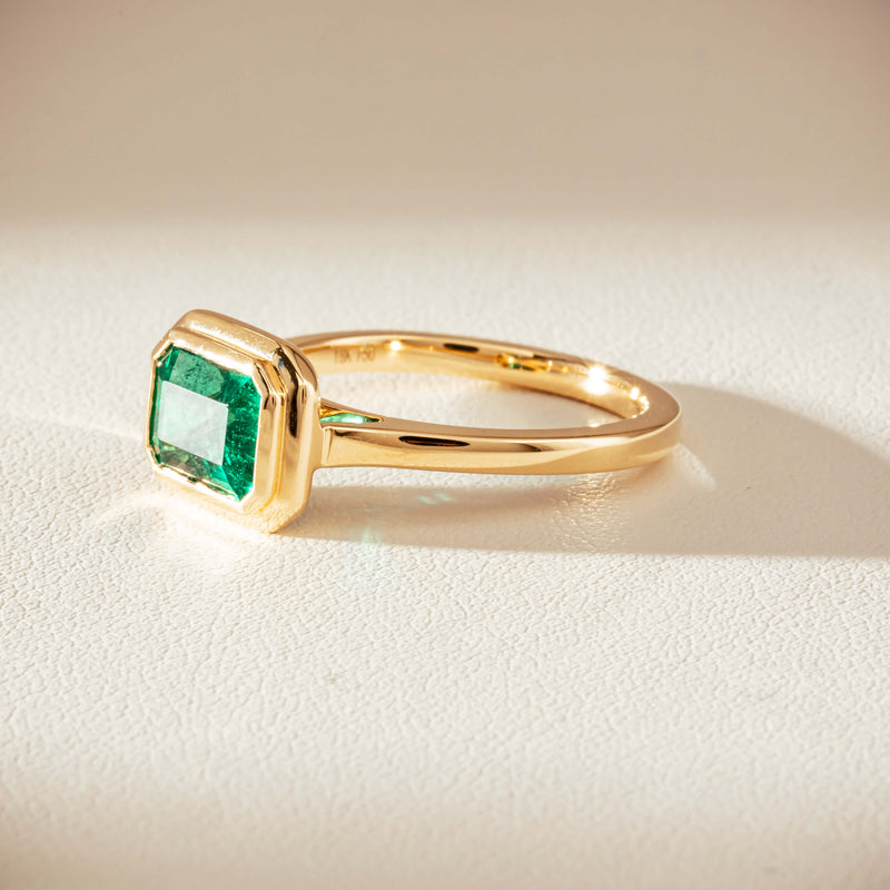 18ct Yellow Gold 1.89ct Emerald Windsor Ring-Ring-Walker & Hall