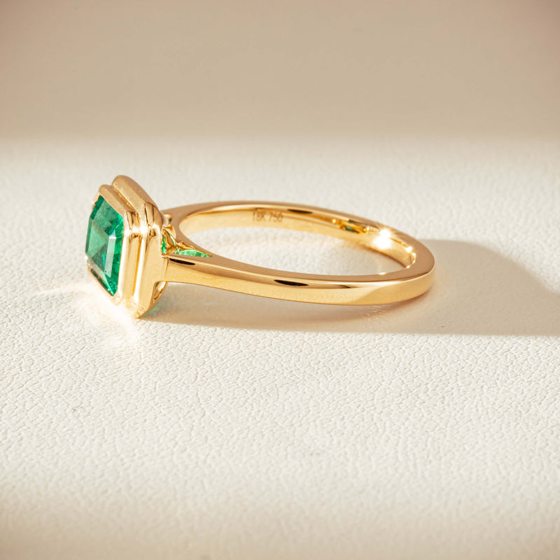 18ct Yellow Gold 1.89ct Emerald Windsor Ring-Ring-Walker & Hall