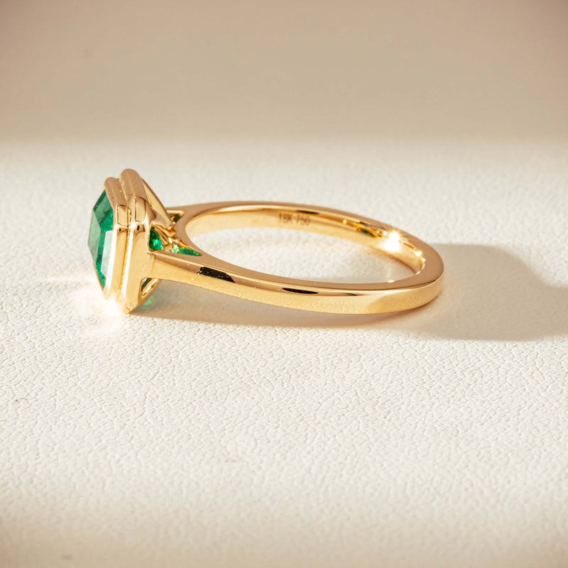 18ct Yellow Gold 1.89ct Emerald Windsor Ring-Ring-Walker & Hall