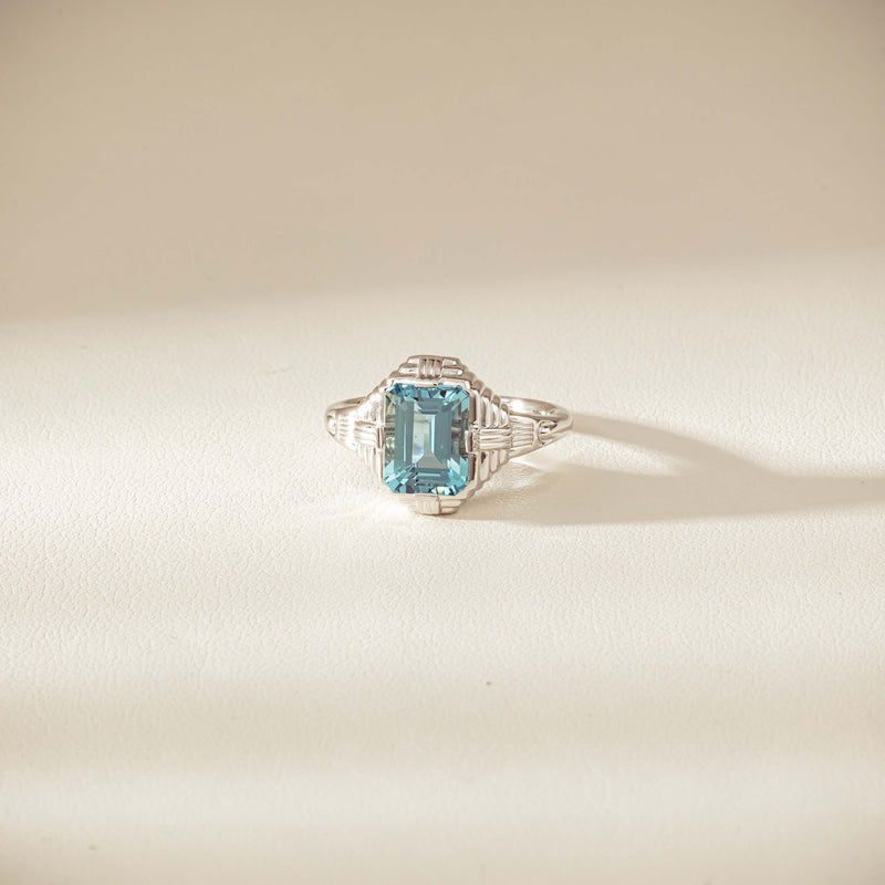 18ct White Gold 2.20ct Aquamarine Nile Ring - Ring - Walker & Hall