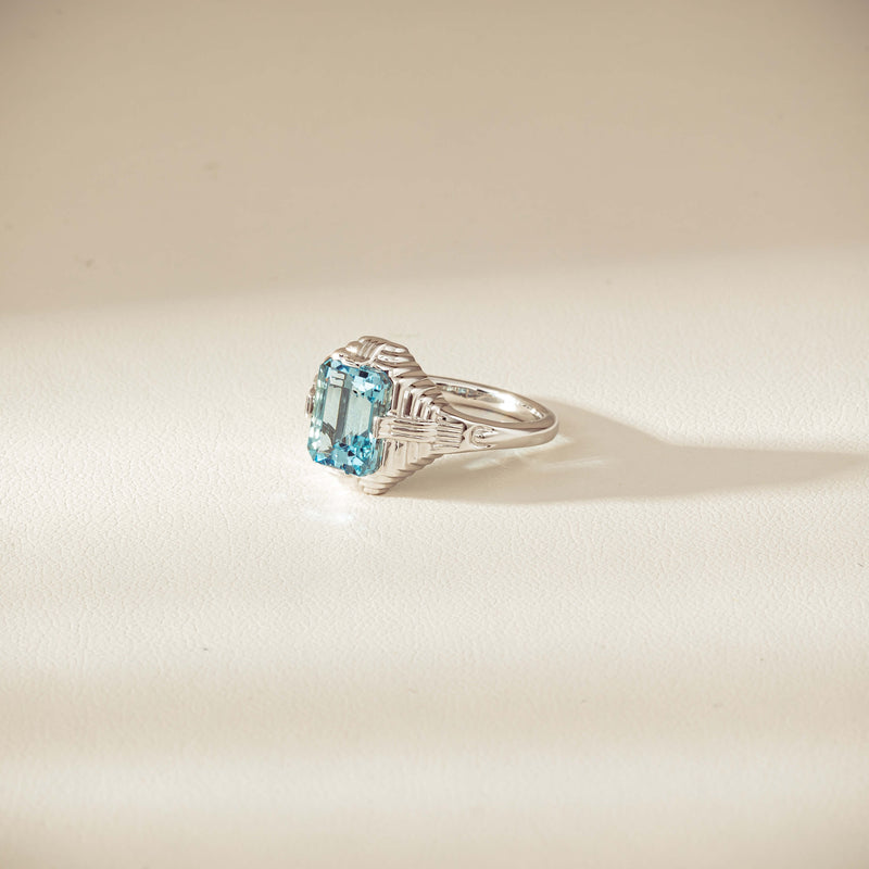 18ct White Gold 2.20ct Aquamarine Nile Ring - Ring - Walker & Hall