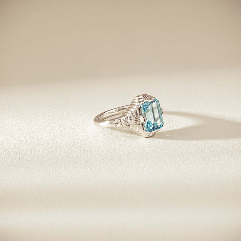 18ct White Gold 2.20ct Aquamarine Nile Ring - Ring - Walker & Hall