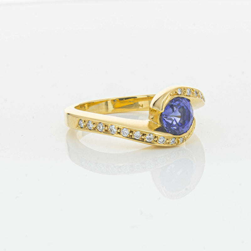Deja Vu 18ct Yellow Gold 1.28ct Sapphire & Diamond Ring - Ring - Walker & Hall