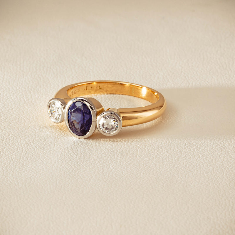 Deja Vu 18ct Yellow Gold 1.00ct Sapphire & Diamond Ring