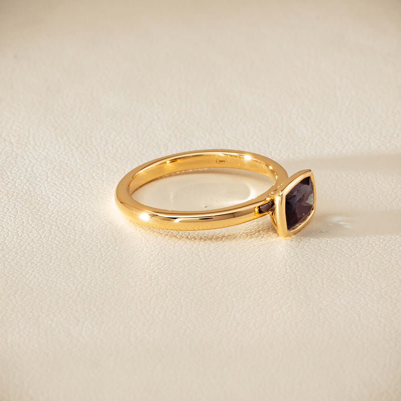 18ct Yellow Gold 1.23ct Teal Sapphire Rubover Set Ring - Ring - Walker & Hall