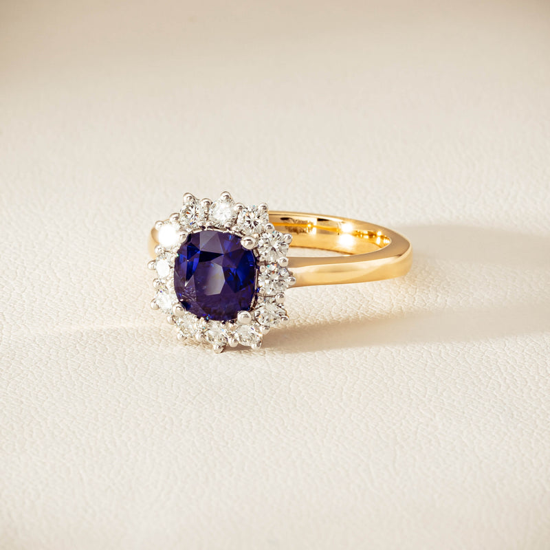 18ct Yellow Gold 2.00ct Sapphire & Diamond Belle Ring