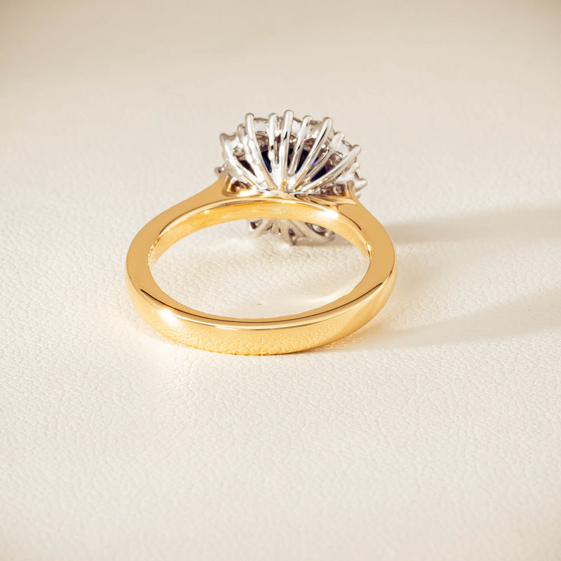 18ct Yellow Gold 2.00ct Sapphire & Diamond Belle Ring