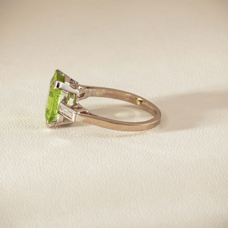 Deja Vu 18ct White Gold Peridot & Diamond Ring