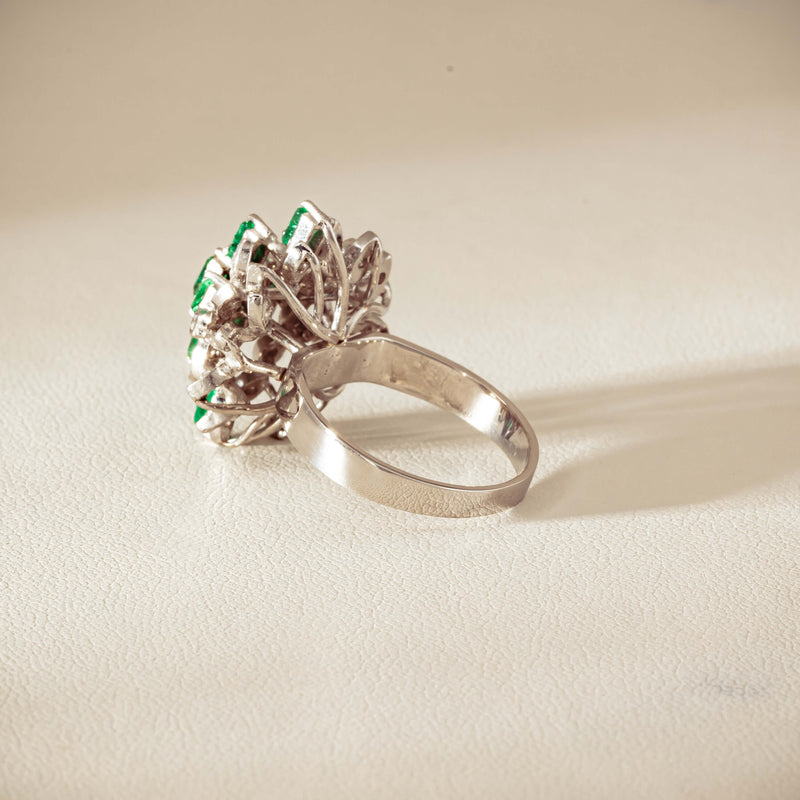 Vintage 13ct White Gold Emerald & Diamond Cluster Ring