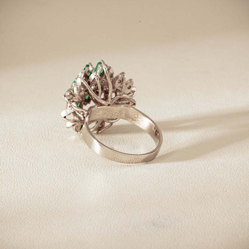Vintage 13ct White Gold Emerald & Diamond Cluster Ring