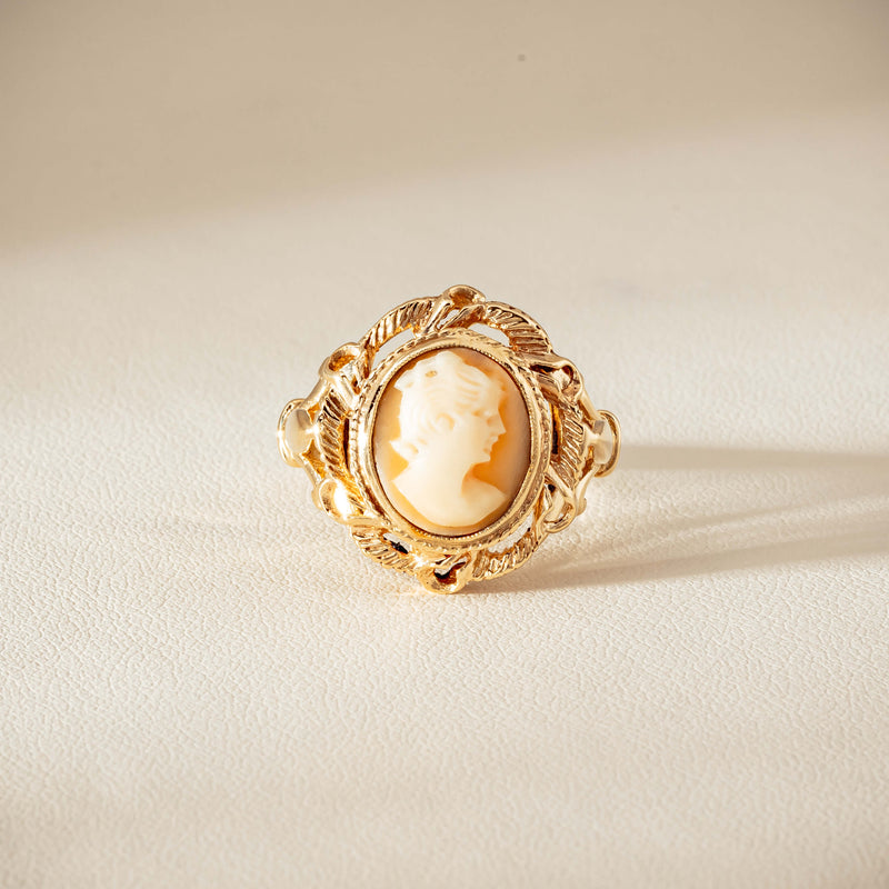 Deja Vu 9ct Yellow Gold Decorative Cameo Ring - London 1976