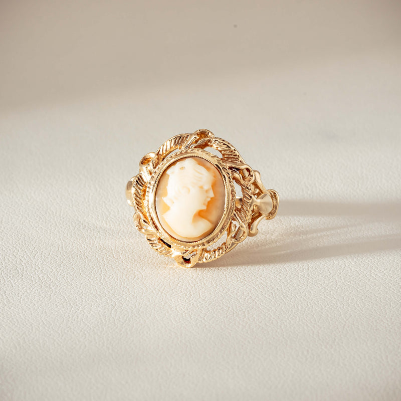 Deja Vu 9ct Yellow Gold Decorative Cameo Ring - London 1976