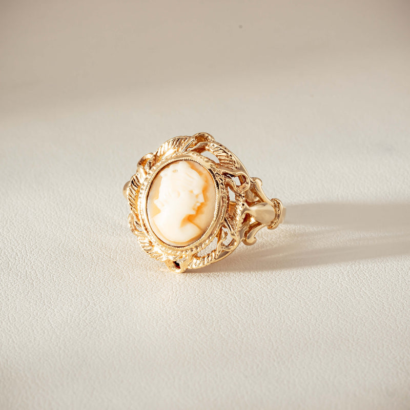 Deja Vu 9ct Yellow Gold Decorative Cameo Ring - London 1976