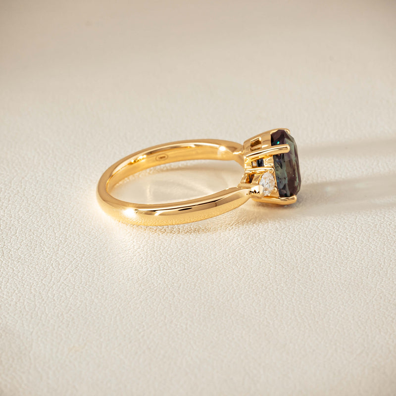 18ct Yellow Gold 3.01ct Green Sapphire & Diamond Ayla Ring