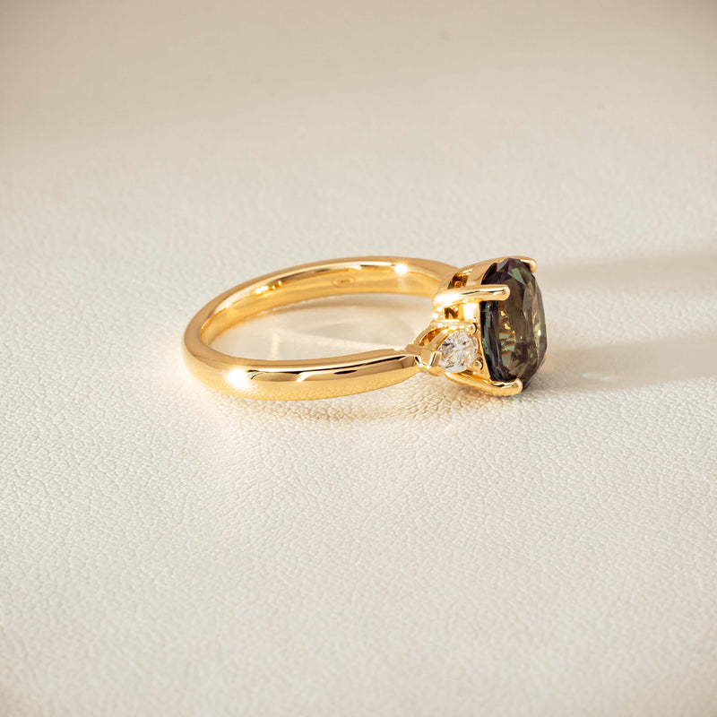 18ct Yellow Gold 3.01ct Green Sapphire & Diamond Ayla Ring
