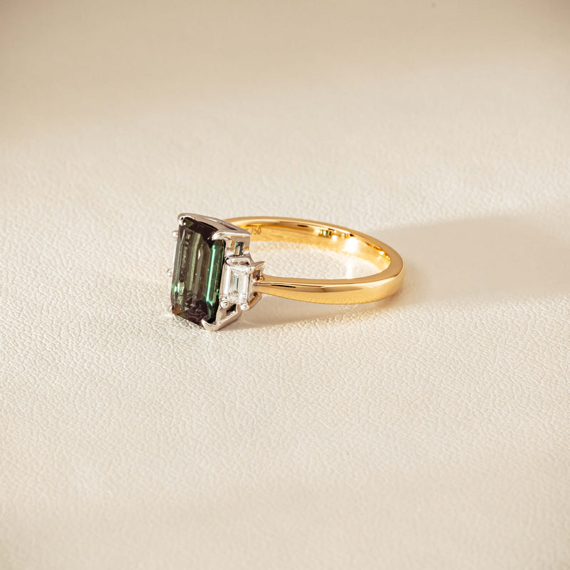 18ct Yellow Gold 2.35ct Green Sapphire Diamond Odyssey Ring