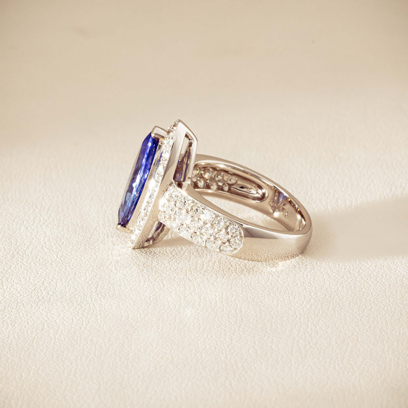 Deja Vu 18ct White Gold 2.20ct Tanzanite & Diamond Ring