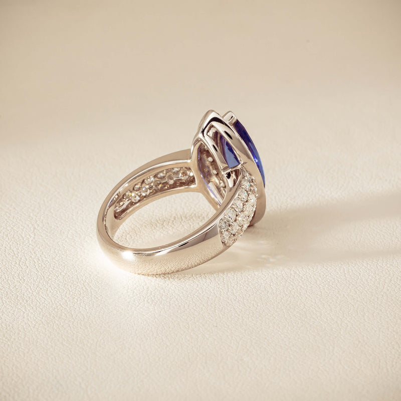 Deja Vu 18ct White Gold 2.20ct Tanzanite & Diamond Ring