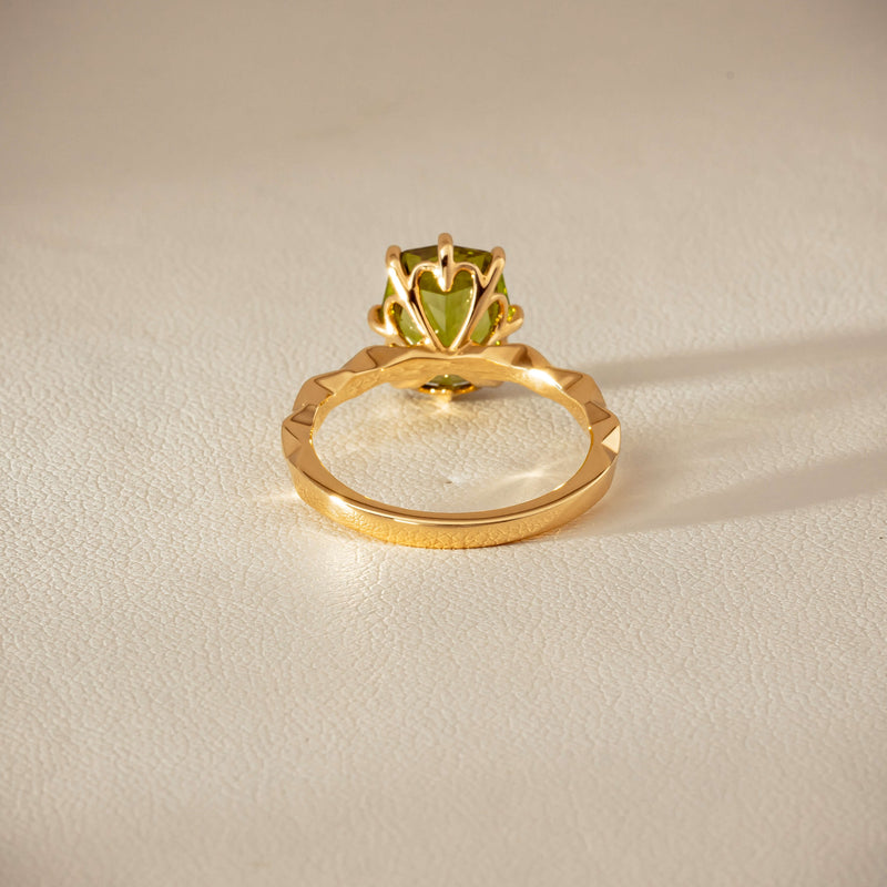 Deja Vu 18ct Yellow Gold 3.00ct Peridot Ring