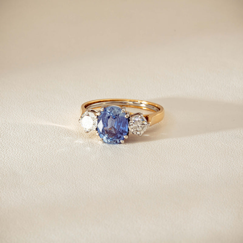 Deja Vu 18ct Yellow Gold 3.67ct Sapphire & Diamond Ring