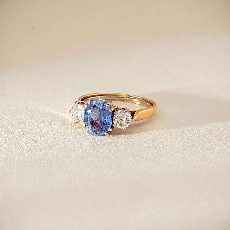 Deja Vu 18ct Yellow Gold 3.67ct Sapphire & Diamond Ring