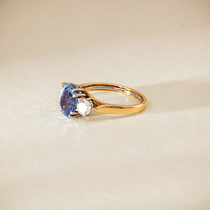 Deja Vu 18ct Yellow Gold 3.67ct Sapphire & Diamond Ring