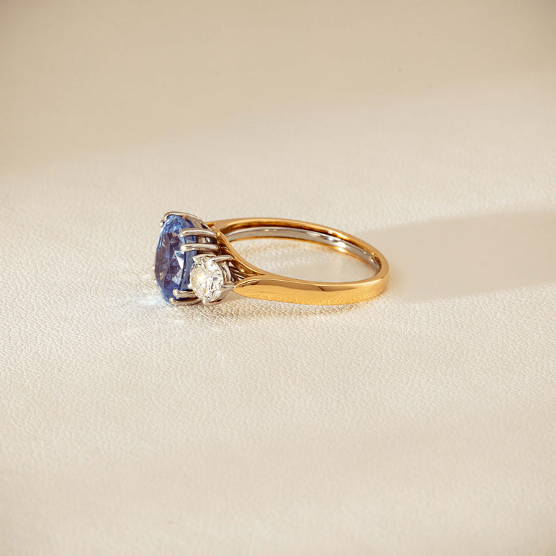 Deja Vu 18ct Yellow Gold 3.67ct Sapphire & Diamond Ring