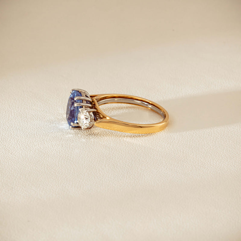 Deja Vu 18ct Yellow Gold 3.67ct Sapphire & Diamond Ring