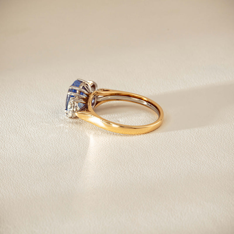 Deja Vu 18ct Yellow Gold 3.67ct Sapphire & Diamond Ring