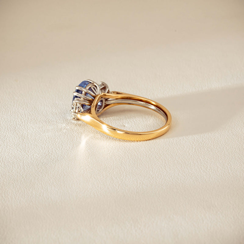 Deja Vu 18ct Yellow Gold 3.67ct Sapphire & Diamond Ring